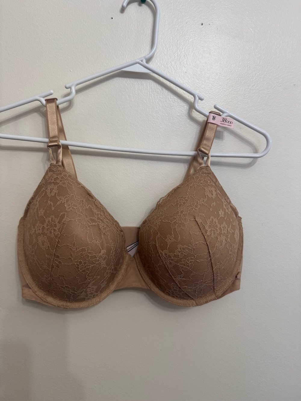 Victoria’s Secret Beige Lined Demi Bra 38DDD new with tag